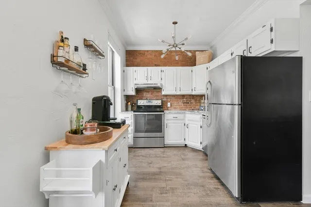 $549,000 | 158 F Street, Unit 2, Boston, MA 02127