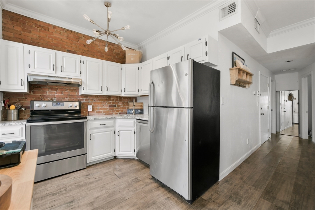 158 F Street, Unit 2 Boston, MA 02127 - Photo 9 of 14