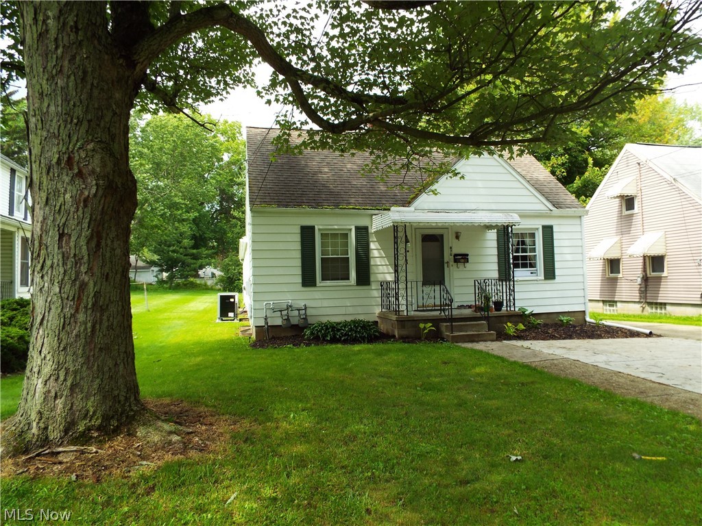 876 West Riddle Avenue Ravenna, OH 44266 - Photo 2 of 20