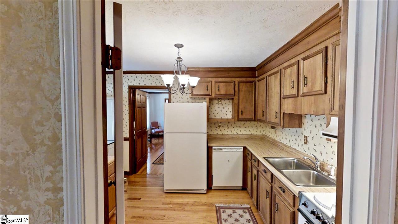 471 East Parkins Mill Road Greenville, SC 29607 - Photo 20 of 33