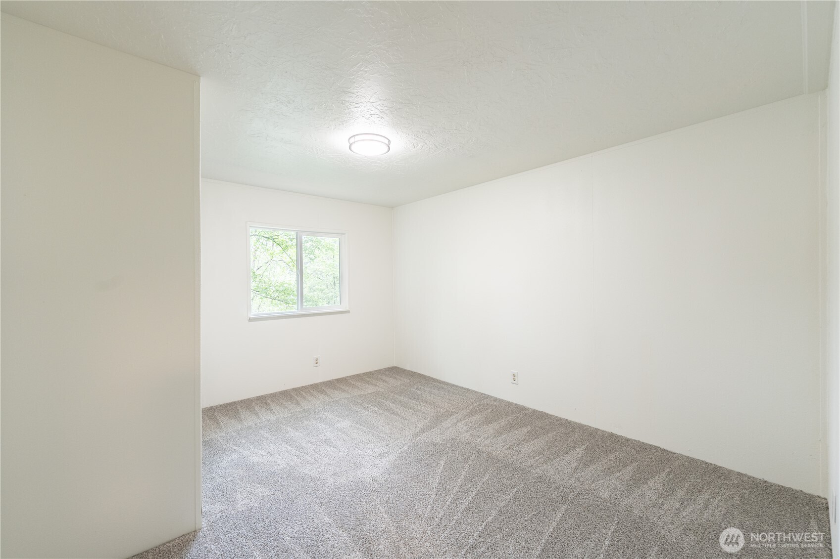7701 Hardeson Road, Unit 52C Everett, WA 98203 - Photo 21 of 35