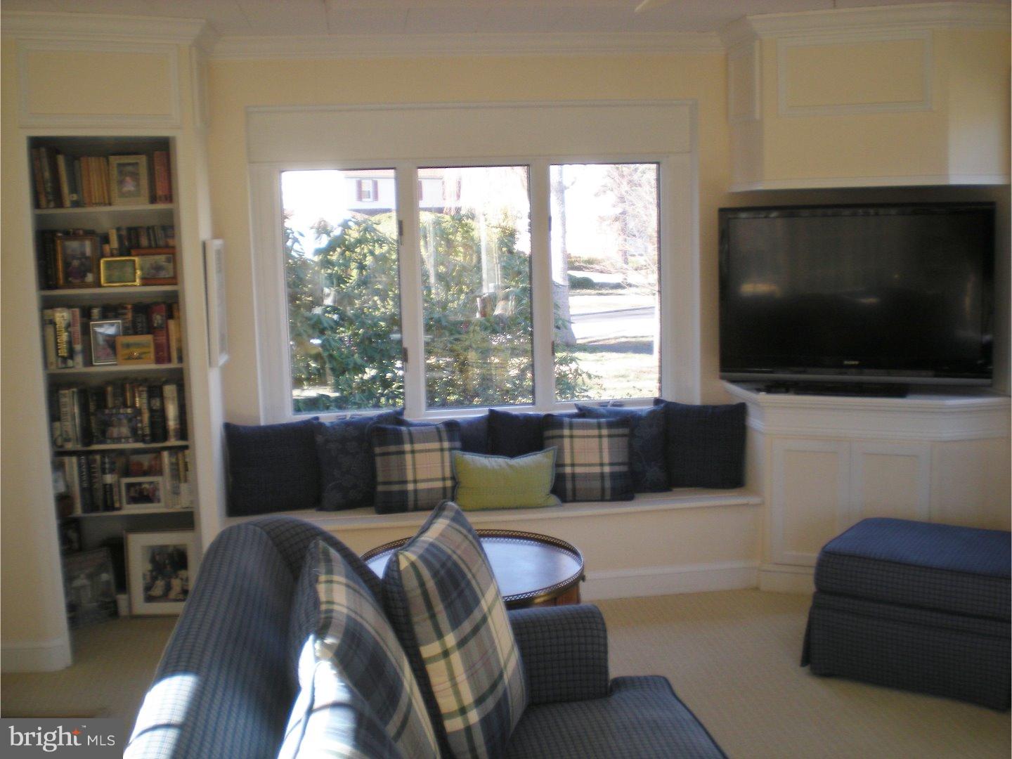 12 Briar Road Oreland, PA 19075 - Photo 11 of 20 Great Room