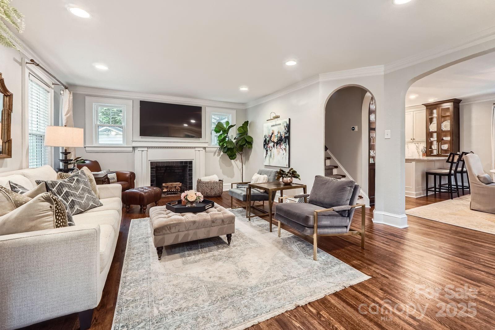 2246 Sharon Road Charlotte, NC 28207 - Photo 4 of 28