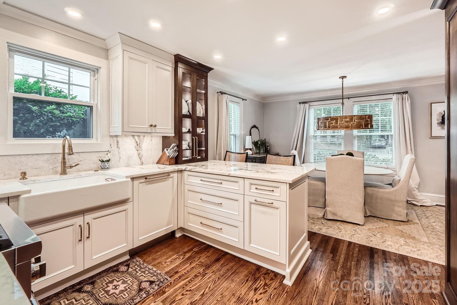 2246 Sharon Road Charlotte, NC 28207 - Photo 8 of 28