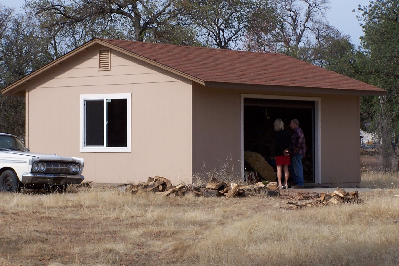 21222 Falling Oaks Road Redding, CA 96003 - Photo 12 of 14 one car garage