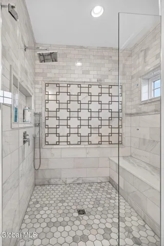 $1,485,000 | 220 Brittany Place, Niskayuna, NY 12309