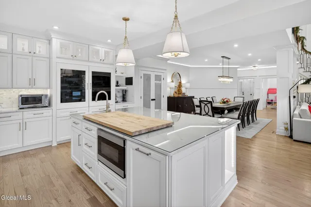 $1,485,000 | 220 Brittany Place, Niskayuna, NY 12309