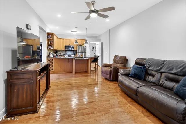 $1,485,000 | 220 Brittany Place, Niskayuna, NY 12309