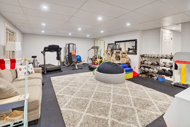 $1,485,000 | 220 Brittany Place, Niskayuna, NY 12309