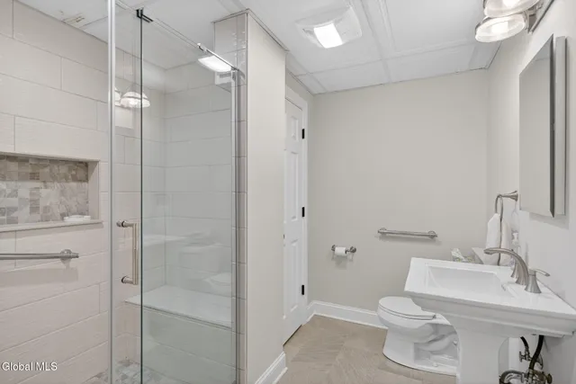 $1,485,000 | 220 Brittany Place, Niskayuna, NY 12309