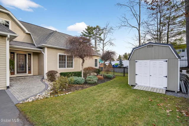 $1,485,000 | 220 Brittany Place, Niskayuna, NY 12309