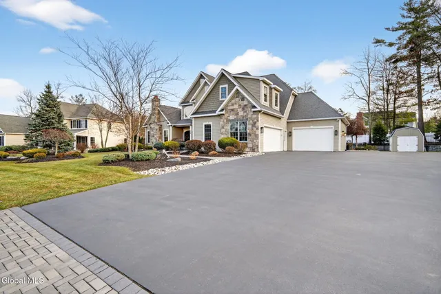 $1,485,000 | 220 Brittany Place, Niskayuna, NY 12309