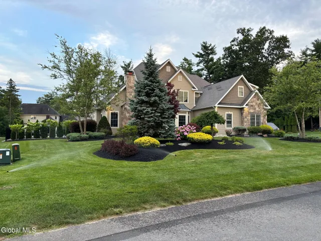 $1,485,000 | 220 Brittany Place, Niskayuna, NY 12309