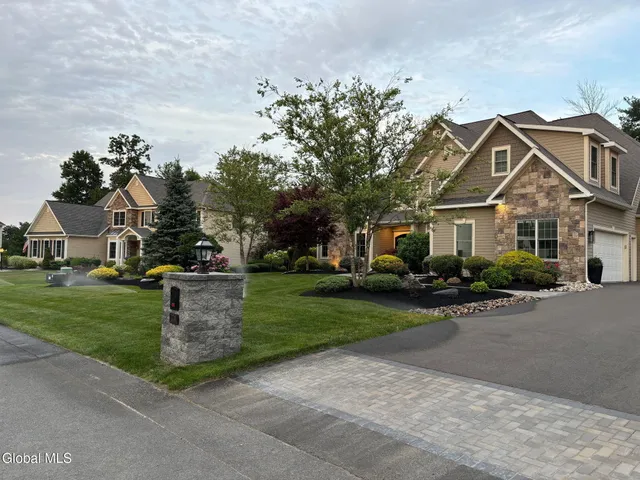 $1,485,000 | 220 Brittany Place, Niskayuna, NY 12309