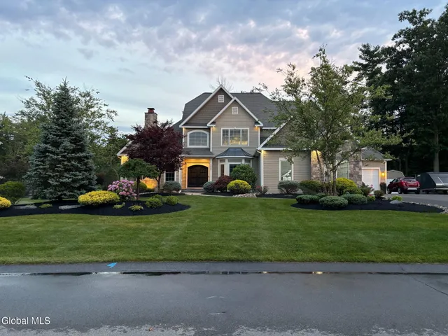 $1,485,000 | 220 Brittany Place, Niskayuna, NY 12309