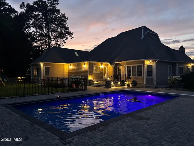 $1,485,000 | 220 Brittany Place, Niskayuna, NY 12309