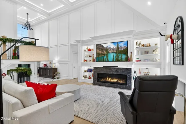 $1,485,000 | 220 Brittany Place, Niskayuna, NY 12309