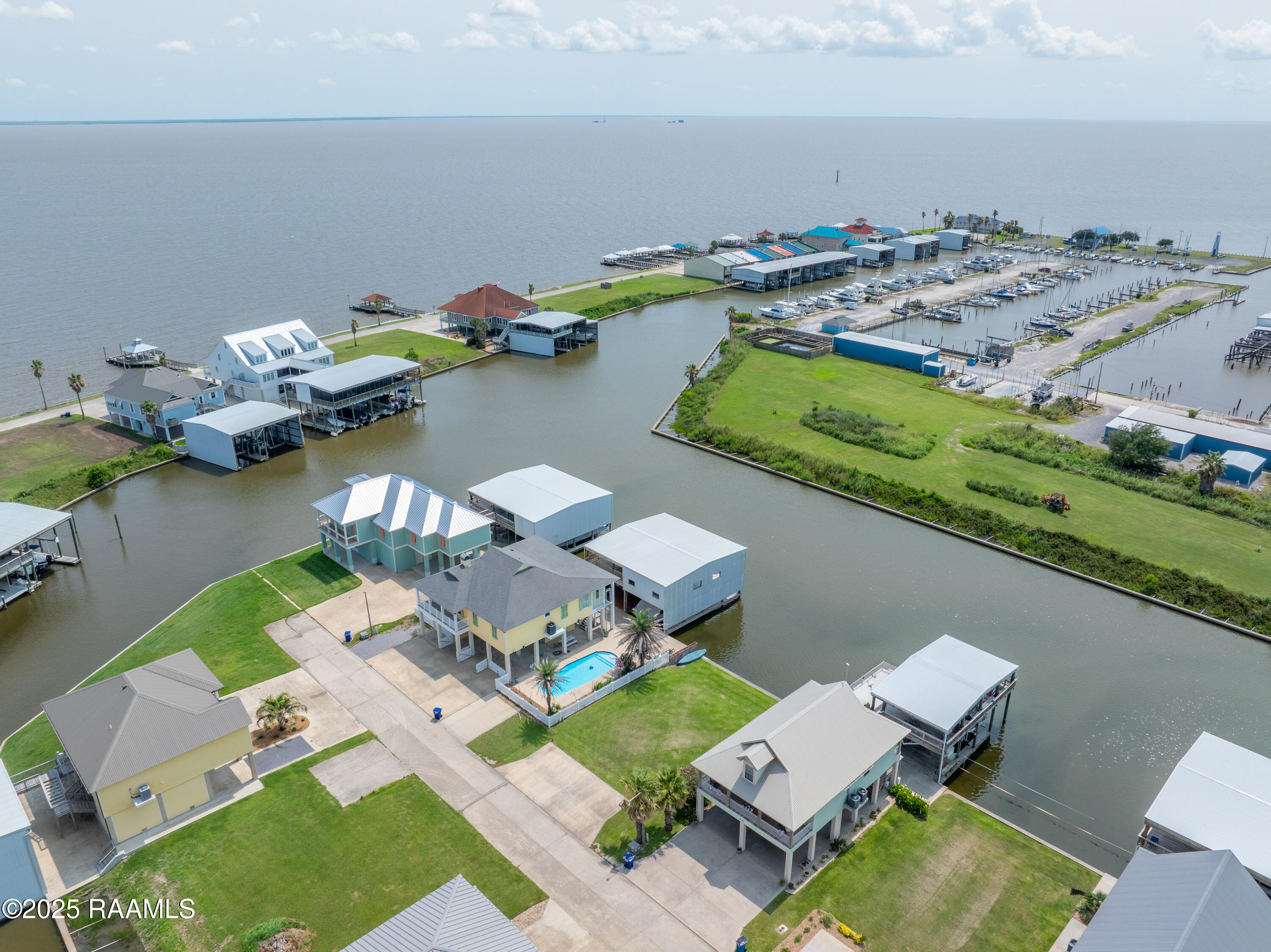 138 Peninsula Cypremort Point Cypremort Point, LA 70538 - Photo 6 of 12 138Peninsula-4