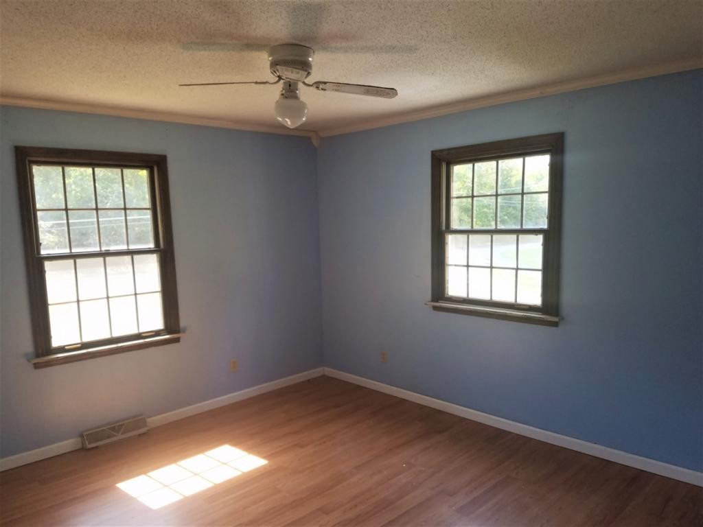1727 Dave Buck Road Johnson City, TN 37601 - Photo 12 of 19 Photo 12