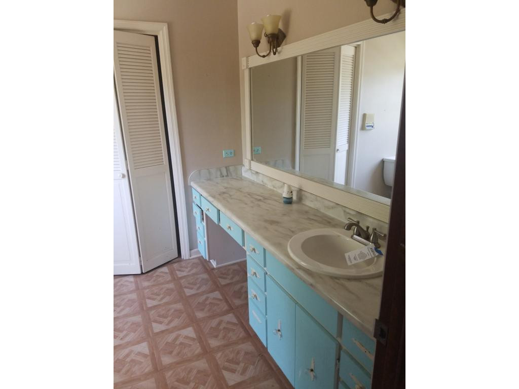 1727 Dave Buck Road Johnson City, TN 37601 - Photo 10 of 19 Photo 10