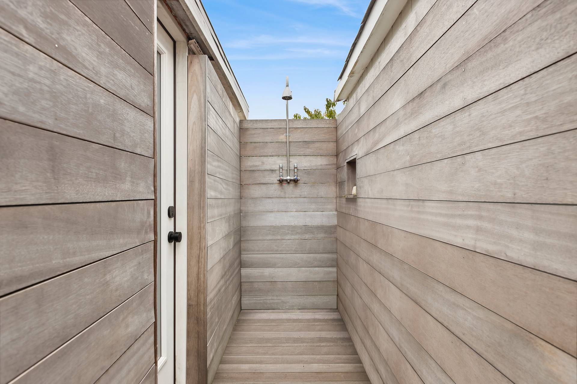 203 Shore Road Amagansett, NY 11930 - Photo 10 of 20