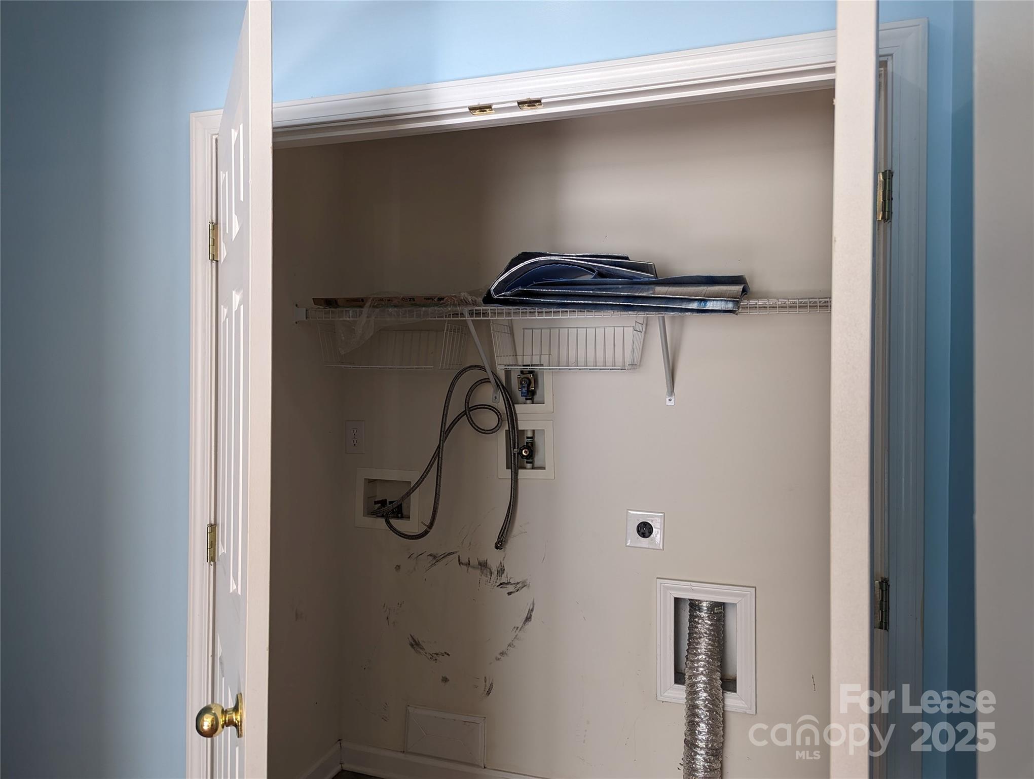 7920 Mariners Pointe Circle Denver, NC 28037 - Photo 10 of 21 a close view of walk in closet