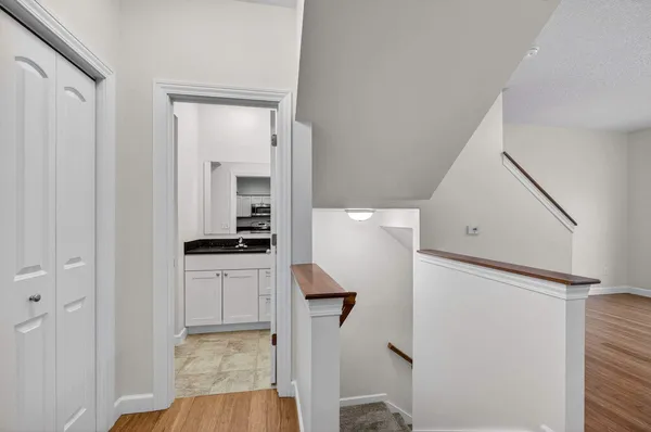 $1,825 | 220 East 37th Street, Davenport, IA 52806