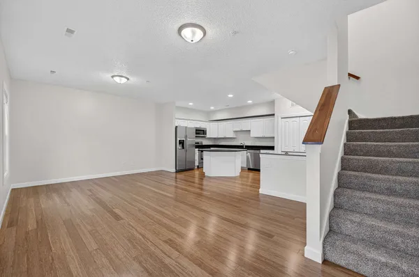 $1,825 | 220 East 37th Street, Davenport, IA 52806