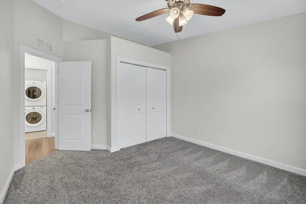 $1,825 | 220 East 37th Street, Davenport, IA 52806