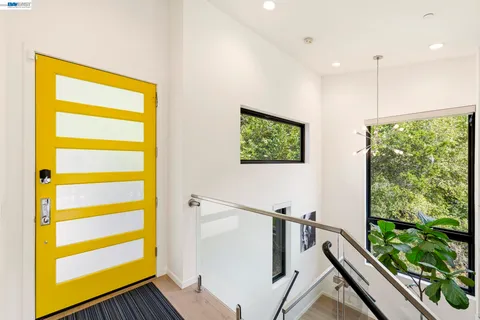 $1,198,000 | 45 Homeglen Lane, Oakland, CA 94611