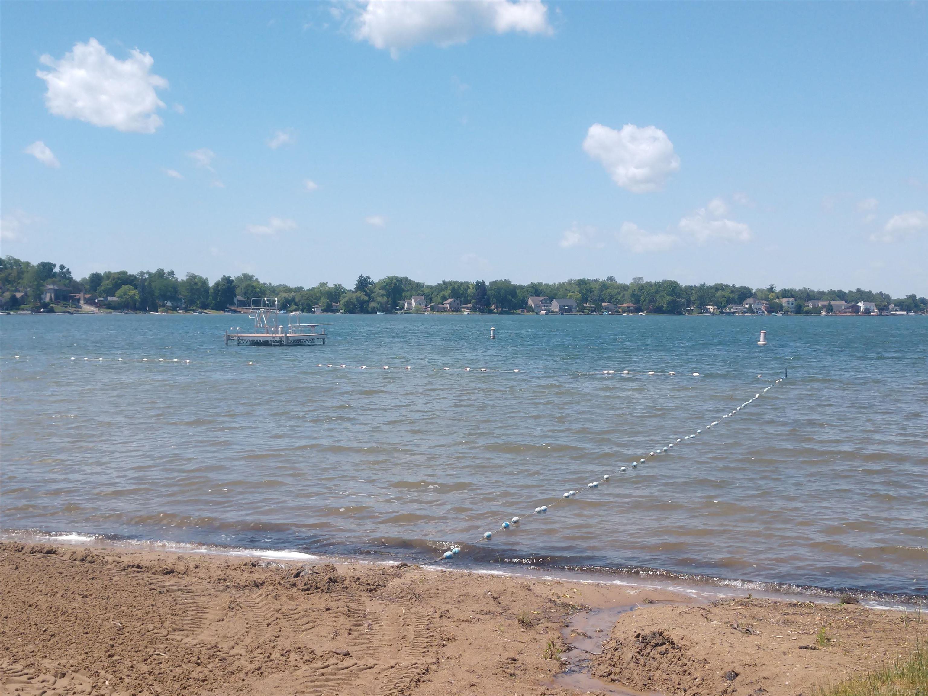 3844 Mapleleaf Road Waterford, MI 48328 - Photo 12 of 48 50145551-57785442-FA25-4DB1-B788-46D17668FE2B.JPG
