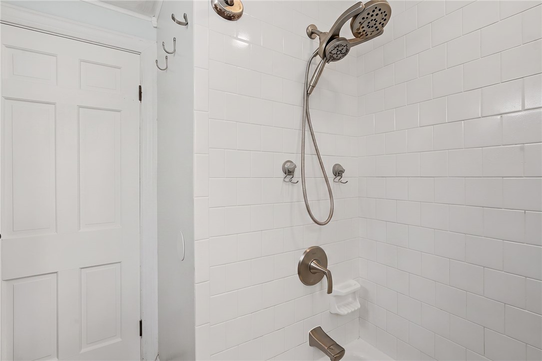 1349 West Shore Road Warwick, RI 02889 - Photo 16 of 42 Gallery Image 16