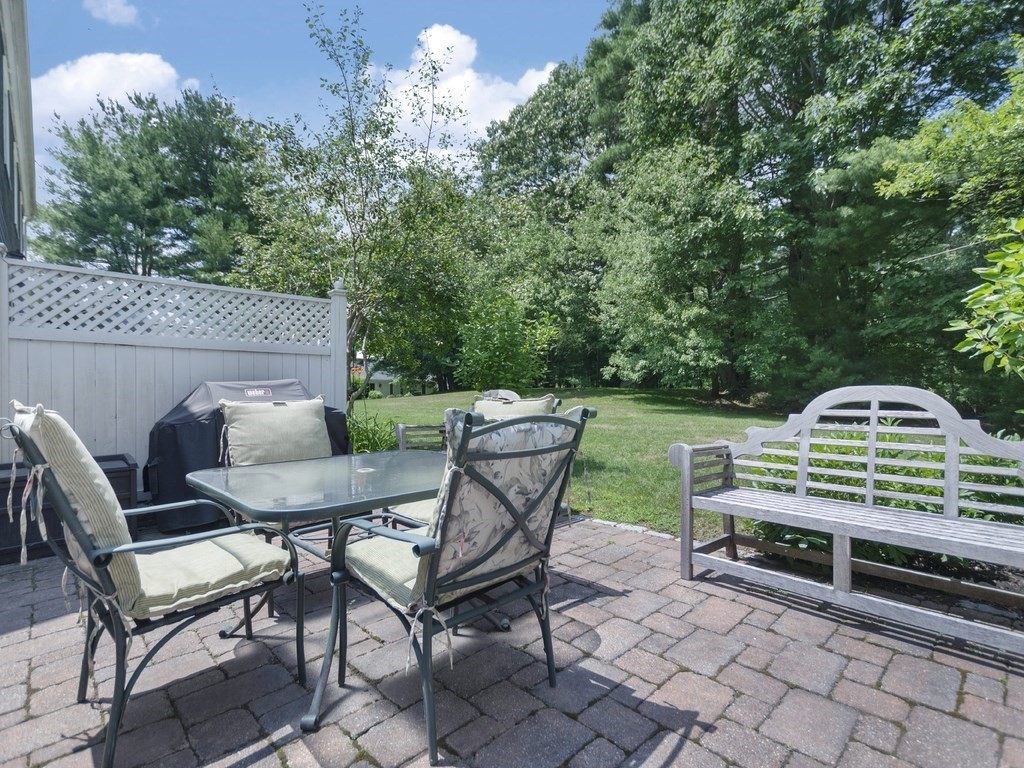 29 Jericho Road, Unit 29 Weston, MA 02493 - Photo 5 of 17