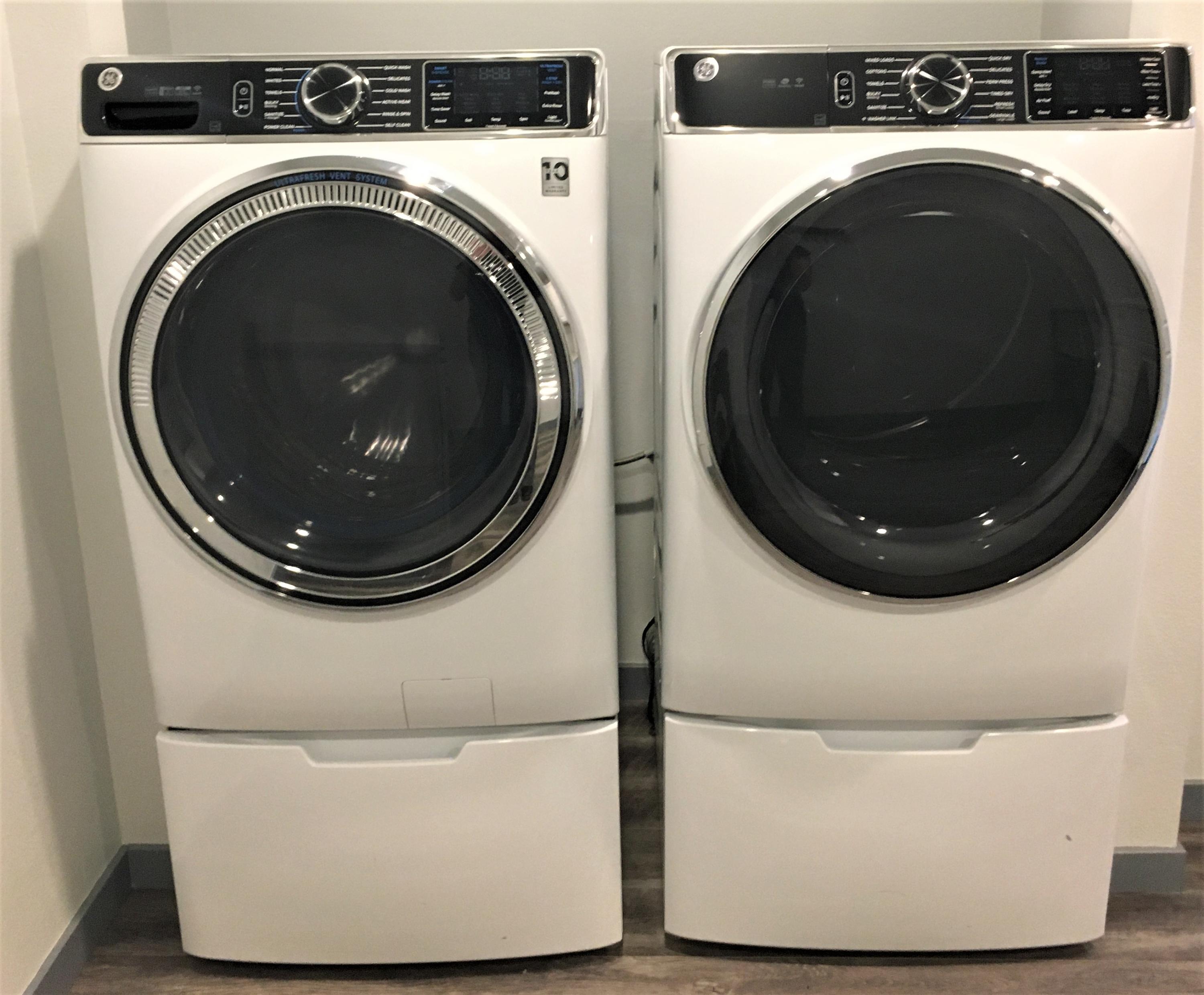 19166 Buck Canyon Road Bend, OR 97702 - Photo 26 of 63 Washer and dryer included