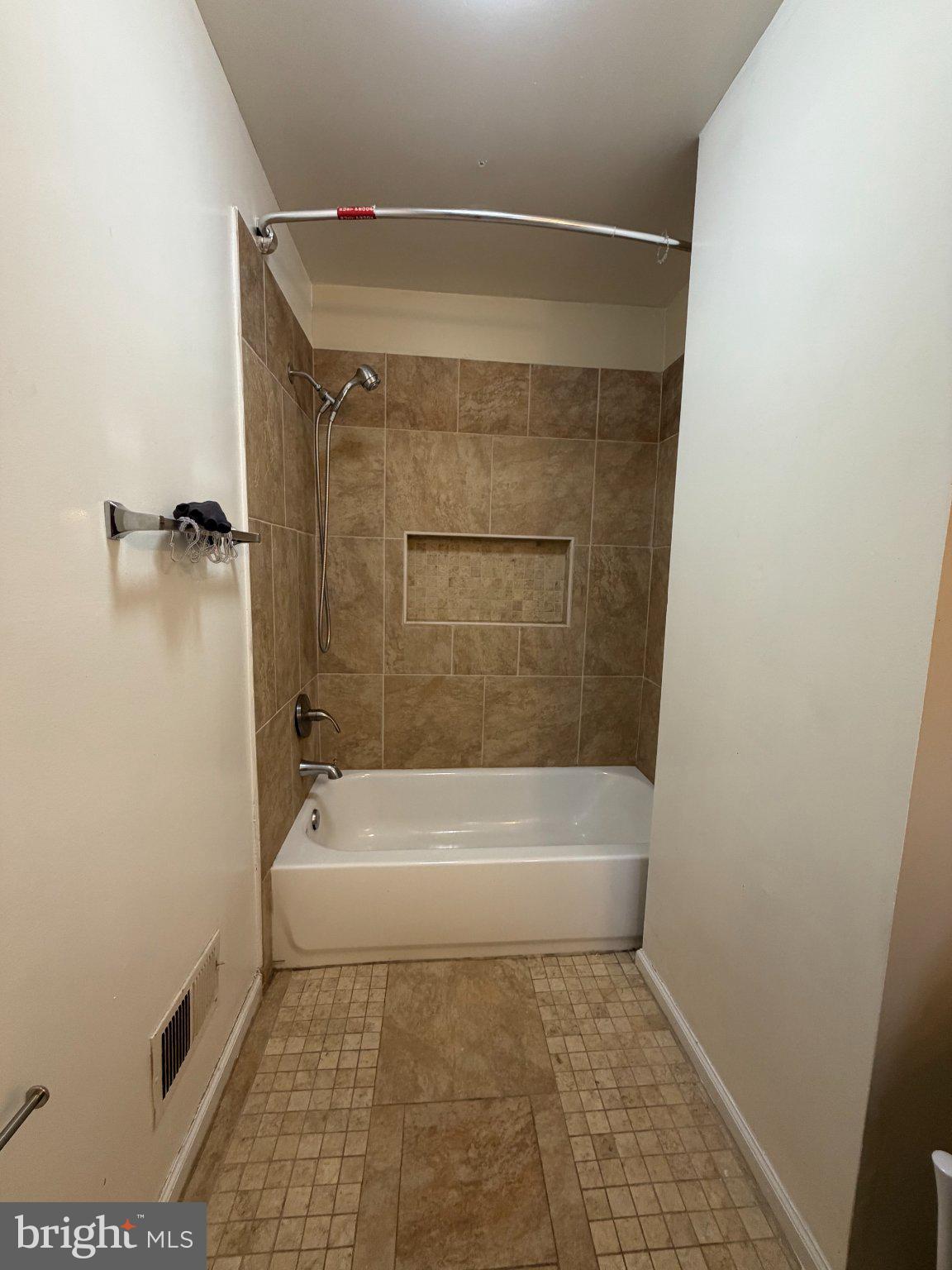 539 Gold Street Baltimore, MD 21217 - Photo 18 of 23 Modern bathroom with elegant tiles.