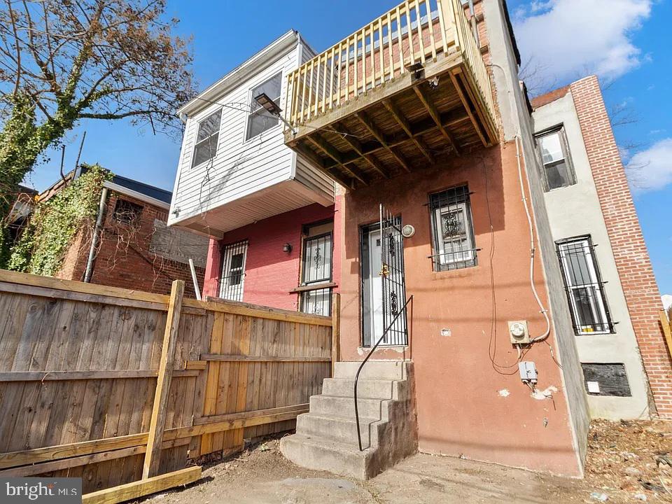 539 Gold Street Baltimore, MD 21217 - Photo 23 of 23 Charming urban retreat with balcony.