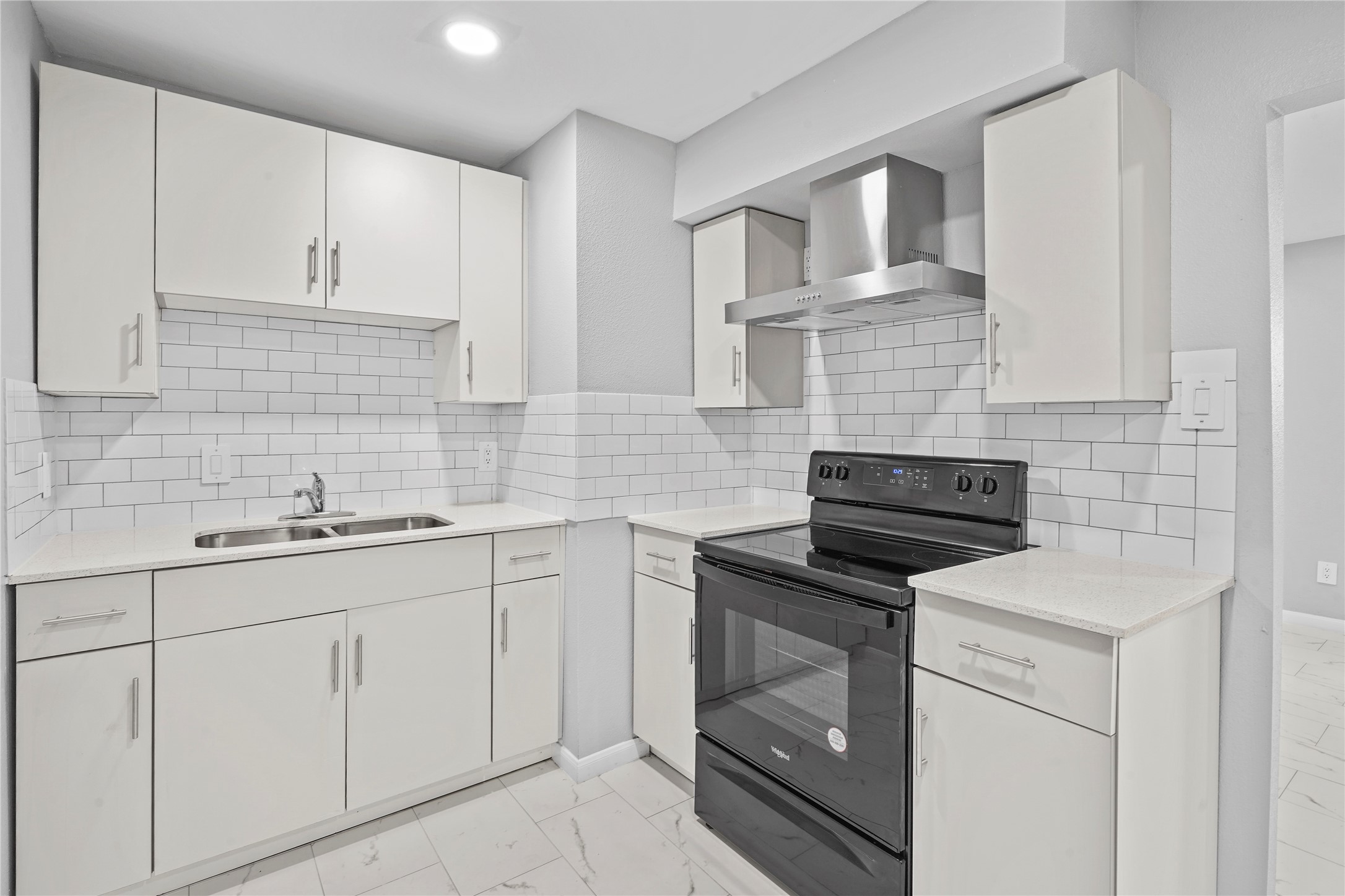 1803 Oak Street, Unit 9 La Marque, TX 77568 - Photo 9 of 12