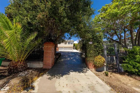 $1,679,000 | 2516 Chatsworth Boulevard, San Diego, CA 92106
