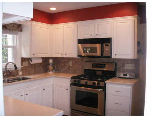 160 Cross Road Dartmouth, MA 02747 - Photo 4 of 22 Gallery Image 4