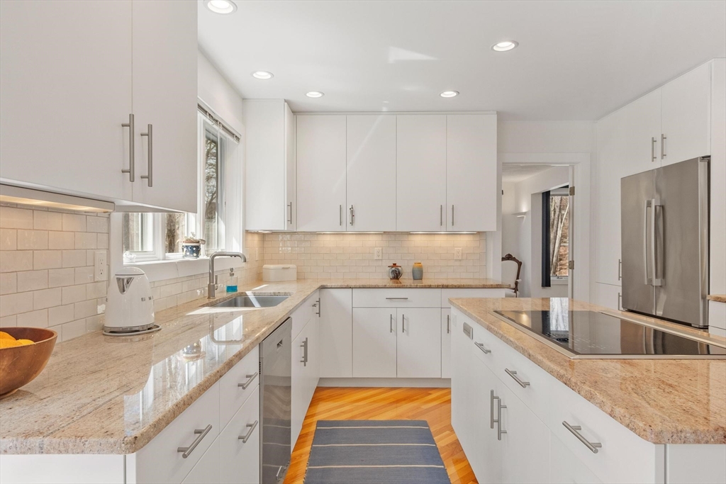 781 Strawberry Hill Road Concord, MA 01742 - Photo 9 of 42