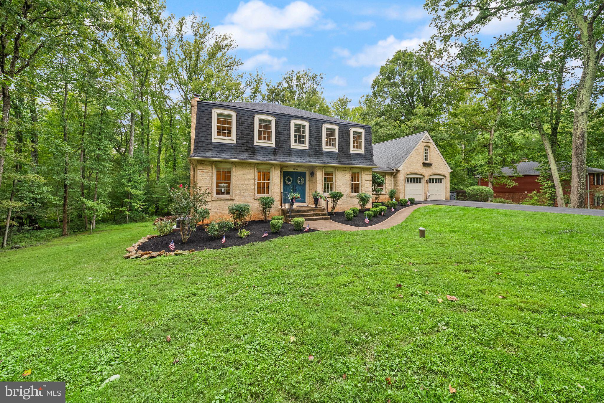 1716 Besley Road Vienna, VA 22182 - Photo 3 of 48 4,100+ finished sq.ft. on .51 acre lot