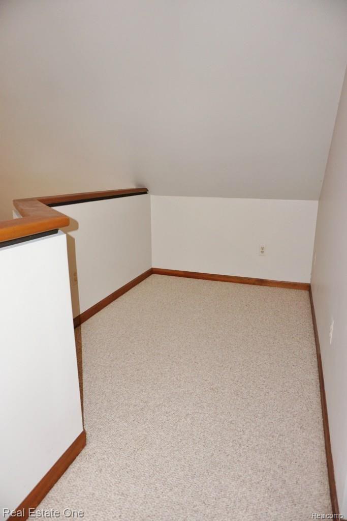 1618 Crestline Lane Rochester, MI 48307 - Photo 16 of 21 DSC00875.jpg