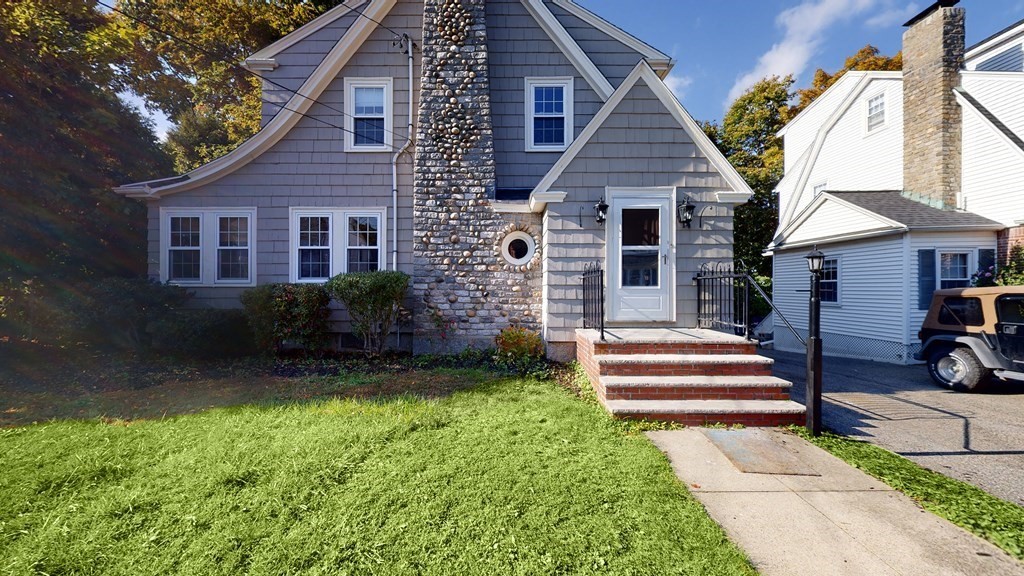 14 Homewood Road Boston, MA 02132 - Photo 3 of 21