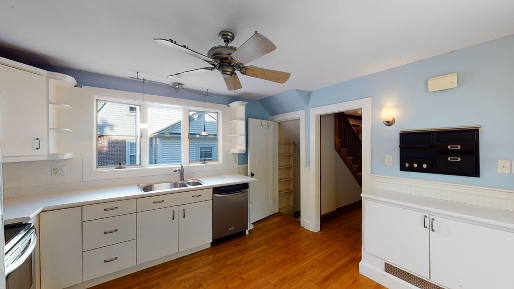 14 Homewood Road Boston, MA 02132 - Photo 8 of 21