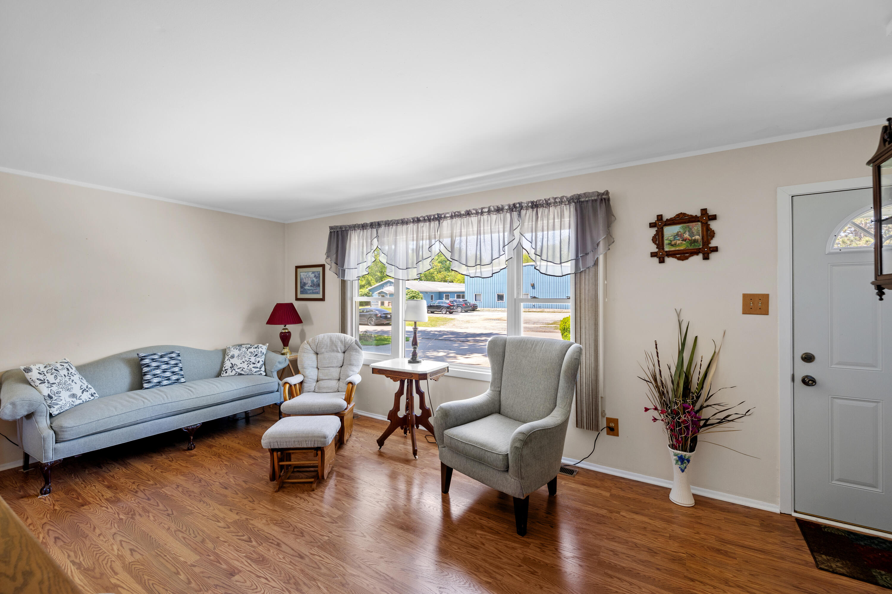 604 Grayton Road Kingsford Heights, IN 46346 - Photo 3 of 22 3000x2000