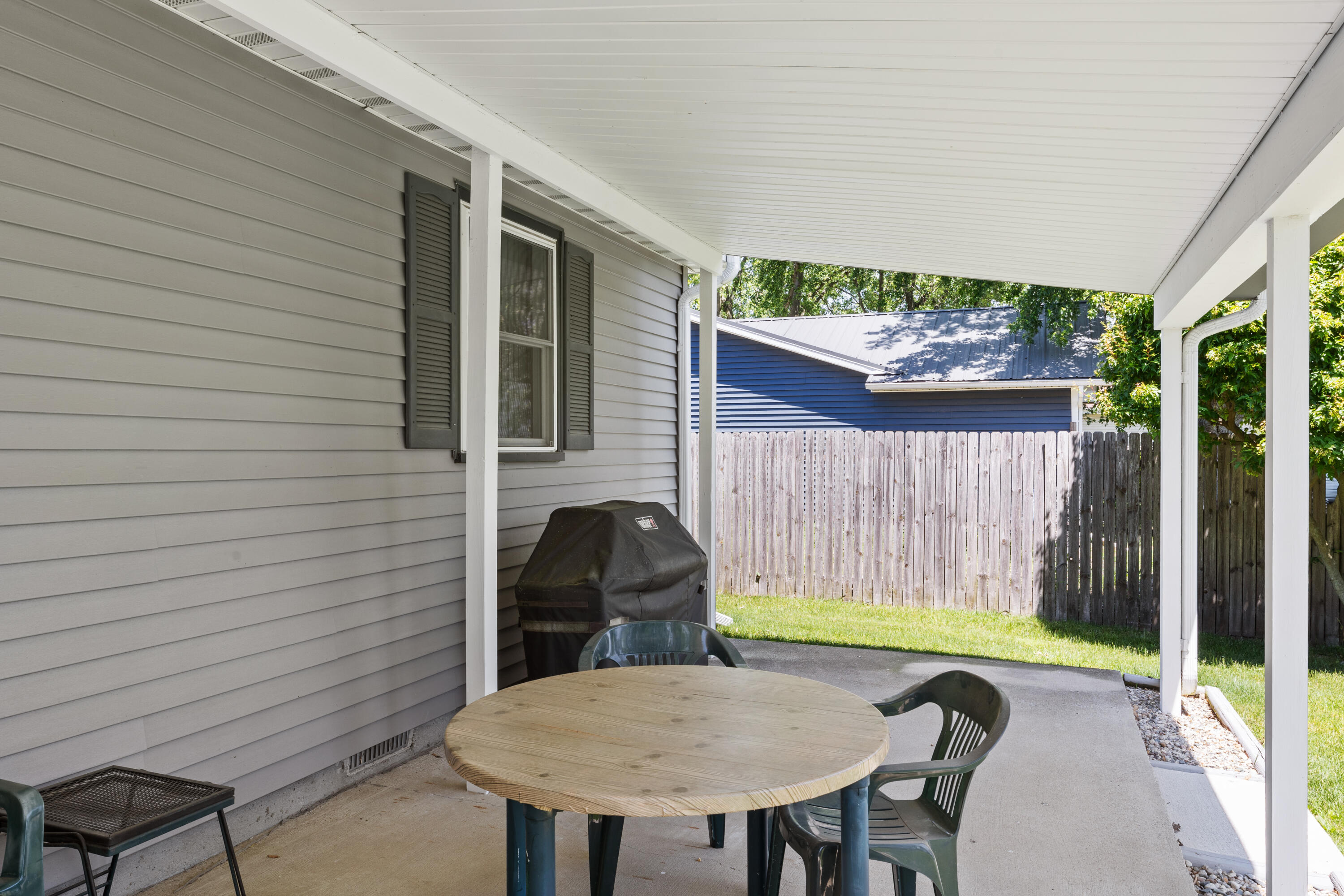 604 Grayton Road Kingsford Heights, IN 46346 - Photo 10 of 22 3000x2000