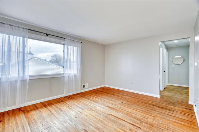 $189,900 | 140 North Drive, Greece, NY 14612