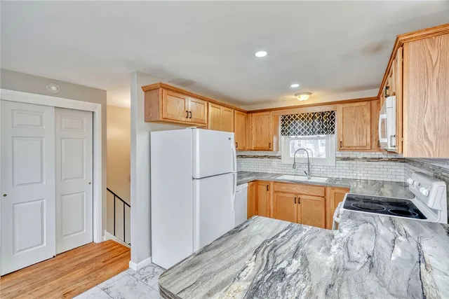 $189,900 | 140 North Drive, Greece, NY 14612