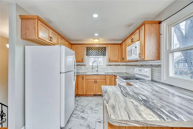 $189,900 | 140 North Drive, Greece, NY 14612