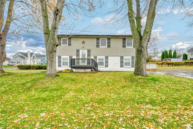 $189,900 | 140 North Drive, Greece, NY 14612